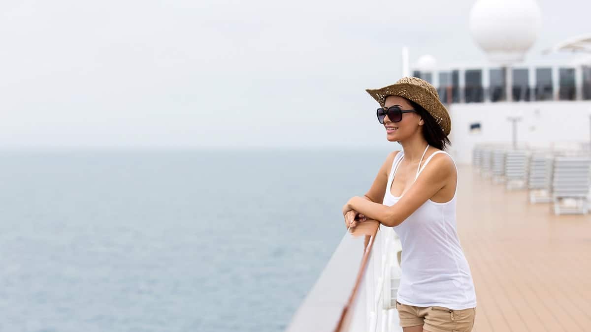 Woman wearing shorts and t-shirt on a cruise